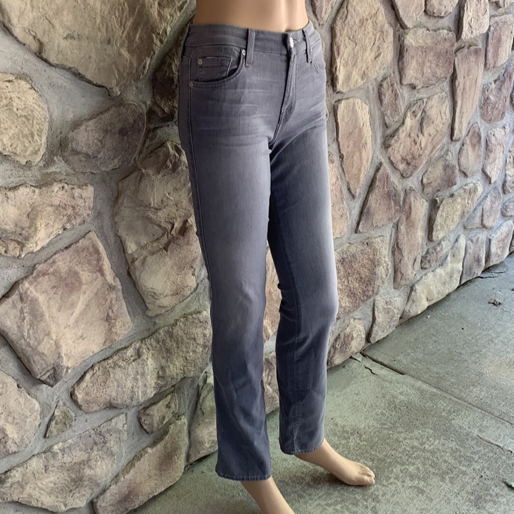 7 FOR ALL MANKIND | Karah Gray Form Fitted Straight Leg Jeans - Picture 4 of 12